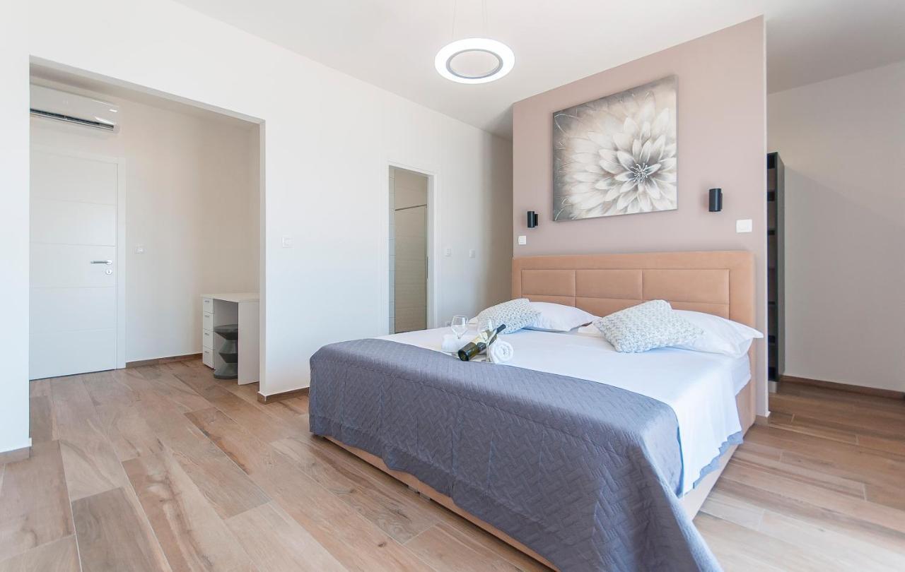 & Luxury Penthouse Omis Apartment *