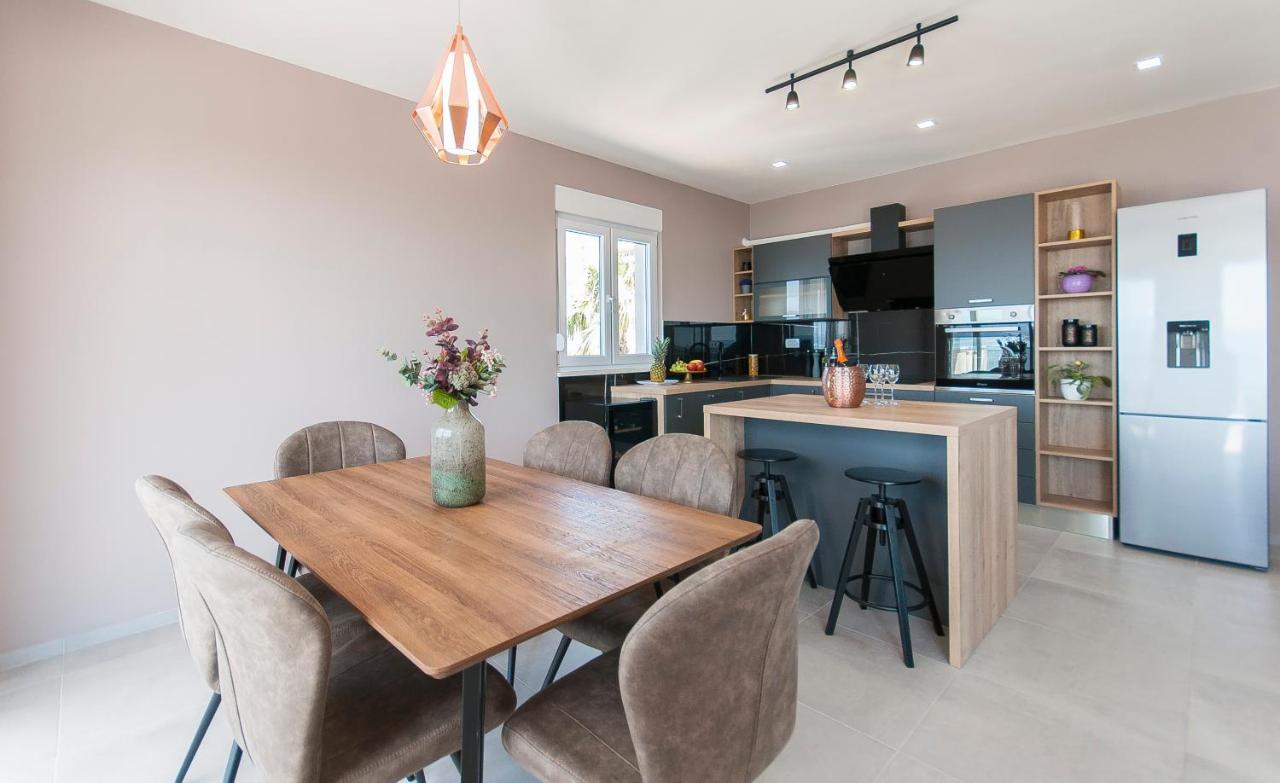 & Luxury Penthouse Omis Apartment Duce