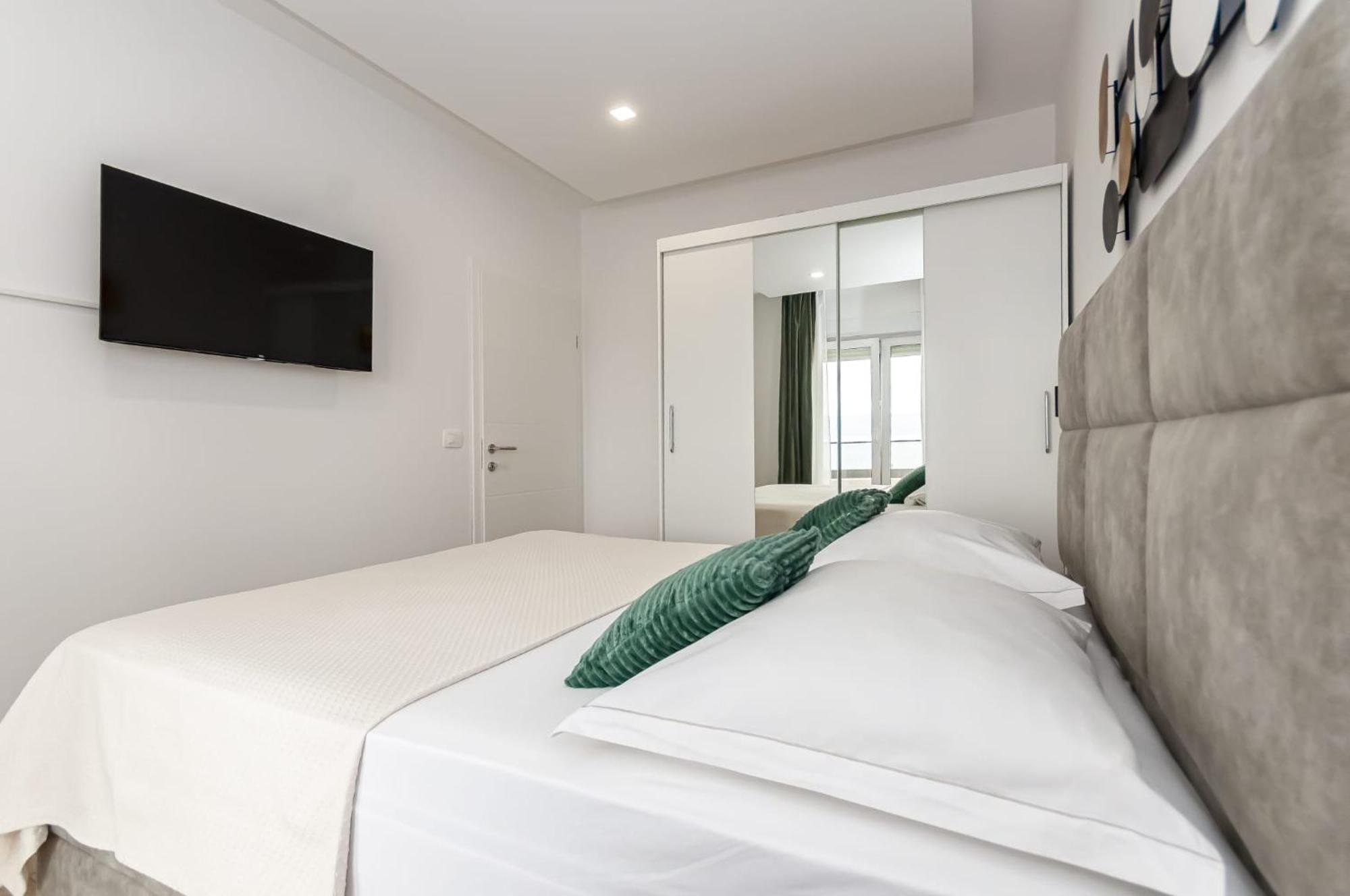 & Luxury Penthouse Omis Apartment
