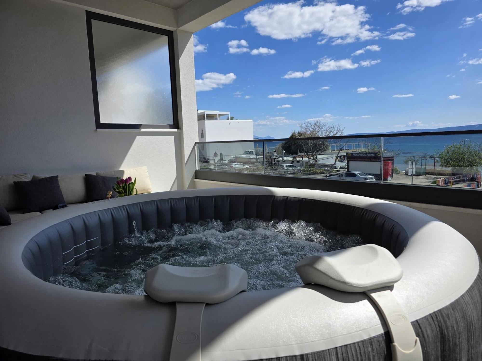 & Luxury Penthouse Omis Apartment *